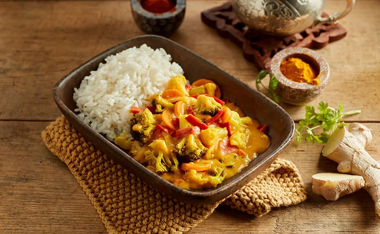 Pikante Gem&#252;sepfanne in cremiger Curryso&#223;e