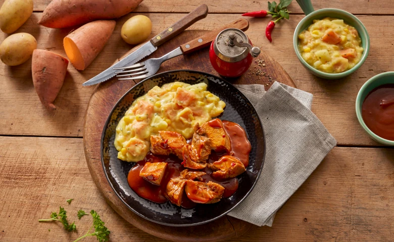 Rippchen Barbecue Style mit Kartoffel-Süßkartoffelstampf und Cheddar