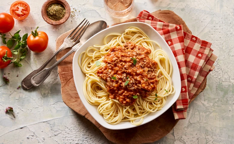 Spaghetti Bolognese mit Hackfleischsoße vom Rind und Schwein