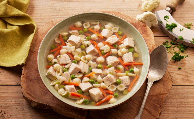 Klassischer Hühnersuppentopf